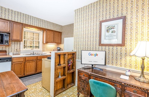Galena Hotel | Linen&Stone Inn Unit 2, Charming, Historic, 1.5 Blocks to Main St.