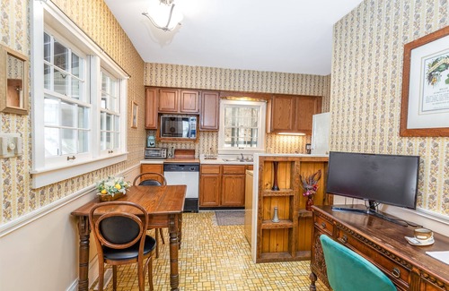 Galena Hotel | Linen&Stone Inn Unit 6, Charming, Historic, 1.5 Blocks to Main St.