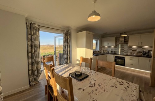 Pollachar Cottage | LINGEIGH, pet friendly in Daliburgh, Isle Of South Uist