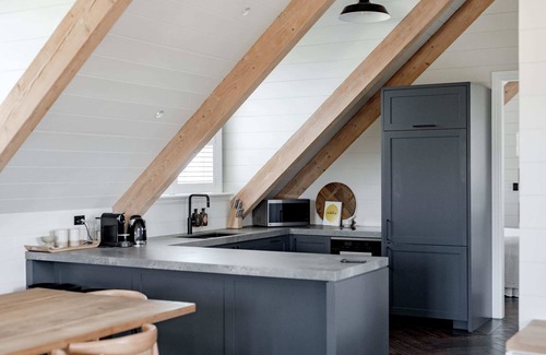 Berry House | Linnaeus Suite, Berry - by Linnaeus Collection