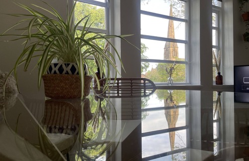 Sefton Park Apartment | Linnet House - Relaxing - Leafy - Bright 2Bed Apt