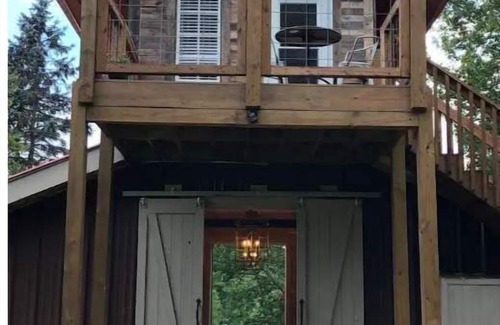 Linville Ridge House | LINVILLE MOUNTAIN BARN LOFT on WEDDING VENUE, Hot Tub, FARM,close to attractions