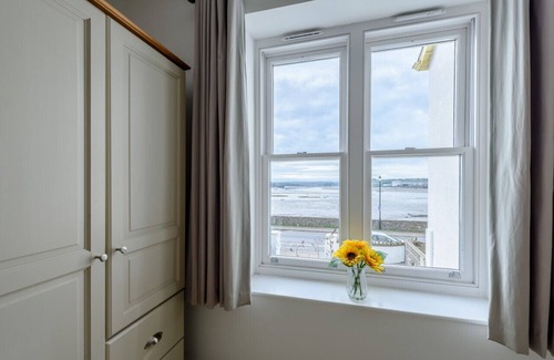 Instow House | Linwood - Four Bedroom House, Sleeps 8