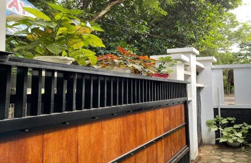 Sumberagung House | Linz Beach House