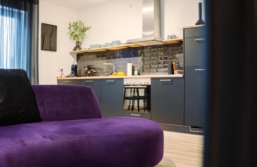 Lubbecke Apartment | Lio Suite Deluxe Apartment Küche Terrasse Parken Netflix