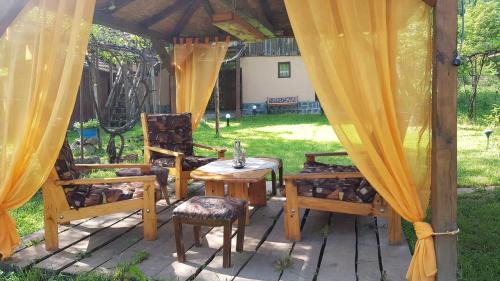 Chuprene House | Lion Cottage