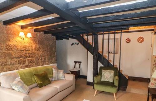 Birchover Cottage | LION COTTAGE, family friendly, character holiday cottage in Winster