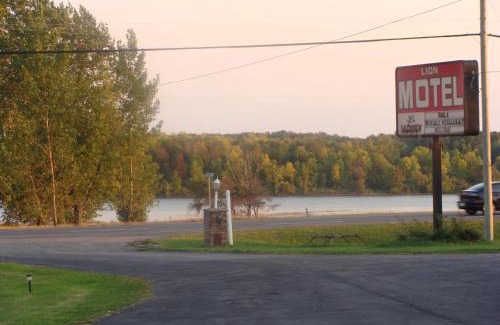 Long Sault Hotel | Lion Motel