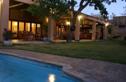 Thorny Bush Game Reserve Cabin | Lion Tree Top Lodge