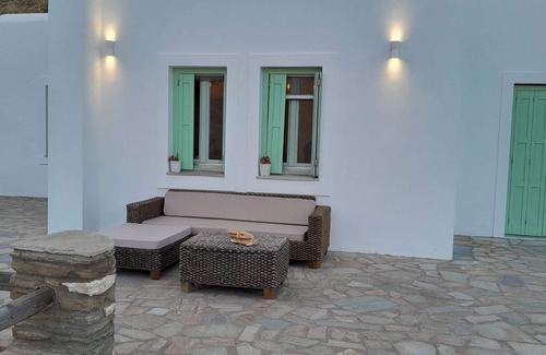 Ormos Korthiou Villa | Liopi Village Andros