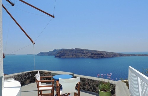 Oia House | Lioyerma Windmill Villa & Pool