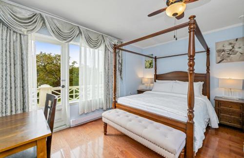 Gorge -Tillicum Area House | Lipton Place by Elegant Waterfront