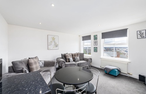 Lincoln Apartment | Liquorice Suite