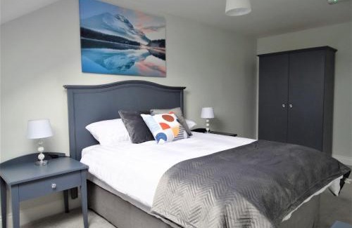 Crookedwood House | Lir Lodge