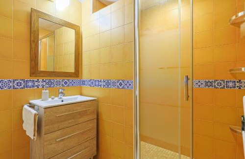 San Bartolome Apartment | Lirios de Sevilla - Vacacional Sevilla