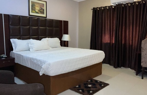 Ilorin Hotel | LIS HOTEL AND SUITES