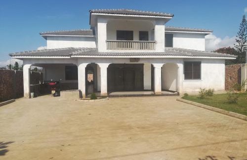 Shanzu House | Lisa