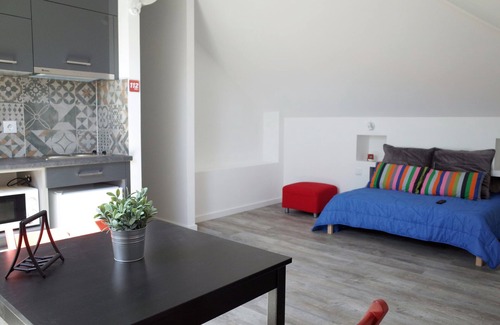 Costa de Caparica Apartment | Lisbon Beach Apartments 5. Studio, beach 5 minutes, free wifi.