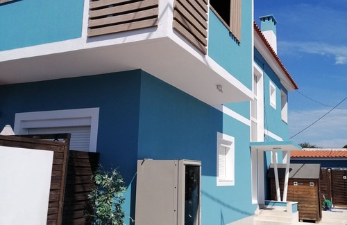 Costa de Caparica Apartment | Lisbon Beach Apartments 5. Studio, beach 5 minutes, free wifi.