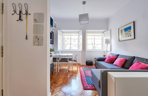 Alvalade Apartment | Lisbon Haven - By the METRO with AC