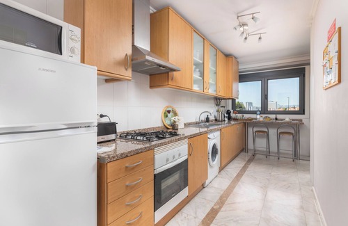 Lisbon Old Town Apartment | Lisbon Relax POOL Apart: FREE PARKING, AC, Garden, Pet Friend & Kid Playground!