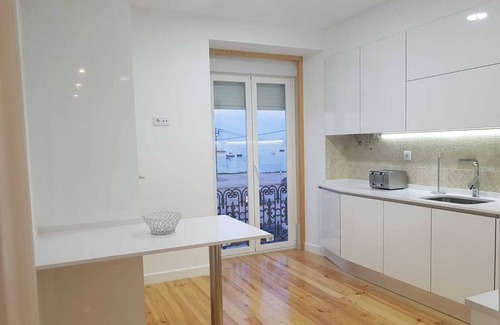 Seixal Apartment | Lisbon South Bay - Charming Sea view apartment
