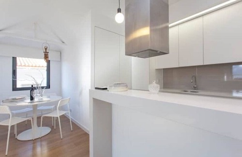 Pena Apartment | Lisbon Windmill Apartments (White)nElegant and bright duplex apartment