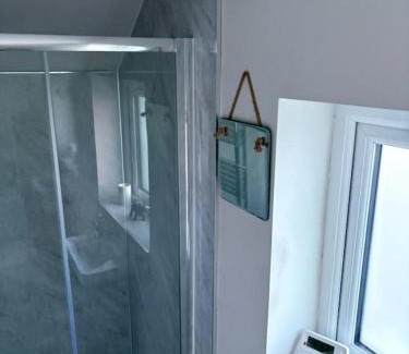 Lisburn Apartment | Lisburn - 1 Bedroom - sleeps 2 - Street parking