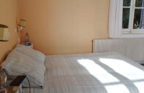 Glos Bed & Breakfast | Lisieux Pays D'auge - Grande Chambre D'hôtes Dans Maison Simple et Authentique