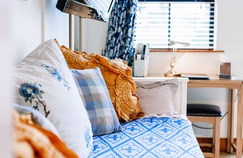 Dromore Bed & Breakfast | Lisnacurran B&B, Hot tub & Sauna - The Green Room