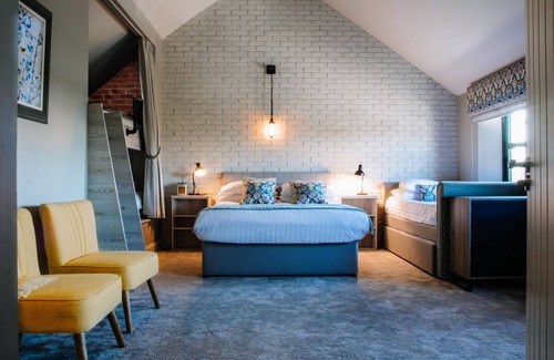 Dromore Bed & Breakfast | Lisnacurran B&B, Hot tub & Sauna - The Green Room