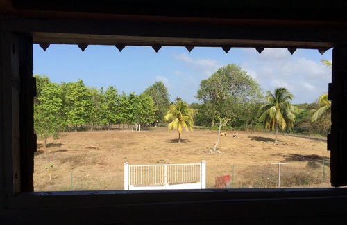 Morel Apartment | "Lisoé Lodge, a stone's throw from the sea