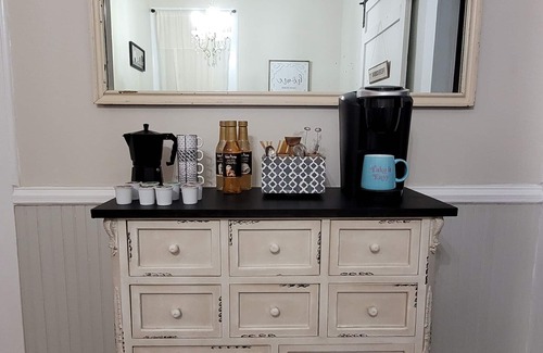 Fredericksburg House | Lisso Sunday Haus - 1930's Charm and Conveniences of today