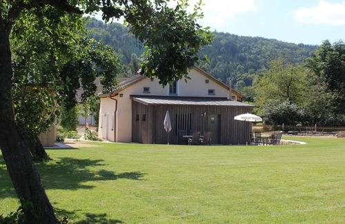Dietfurt Apartment | Listed Jura house upper floor