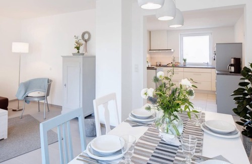 Schwaebisch Hall Apartment | Listed town house in the town park in Schwäbisch Hall with seating area in the garden