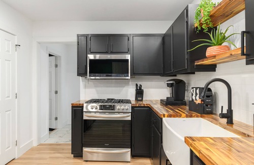 Oak Cliff House | Listen Linda, 5 Bedroom Home Near Bishop Arts