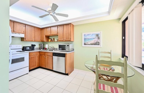Hammock Bay Condo | Listing available monthly, 2 Pools, just off Marco, good rate!