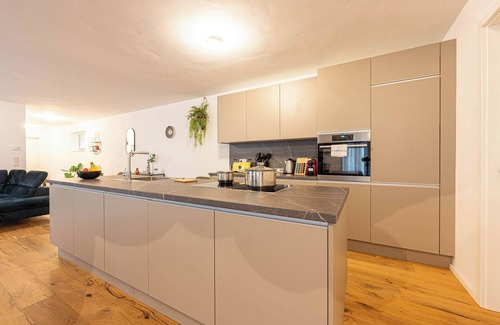 Hemsbach Apartment | LiT LiVING: Luxury | Box SprIng | Parken | 2 BR |