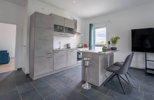 Rommelhausen Apartment | LiT LiVING: Luxus | Box SprIng | Parking