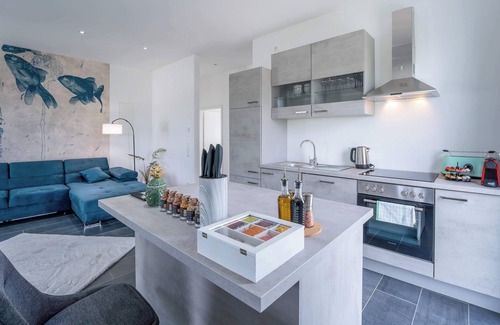 Rommelhausen Apartment | LiT LiVING: Luxus | Box SprIng | Parking