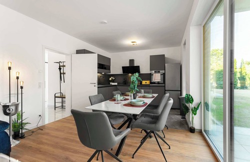 Woerth am Rhein Apartment | LiT LiVING: Luxus | Box SprIng | Parking | Balkon