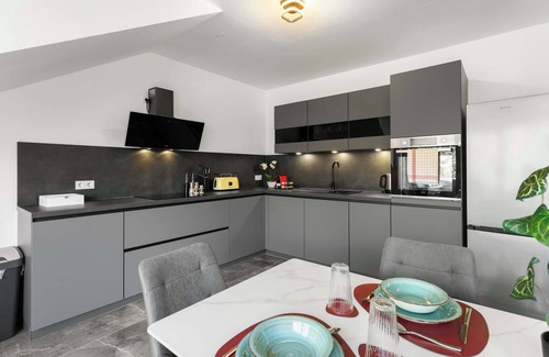 Woerth am Rhein Apartment | LiT LiVING: Luxus | Box SprIng | Parking | Balkon