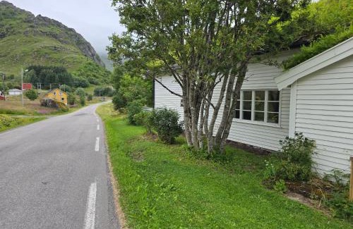 Vestvagøy House | Lite hus ved sjøen