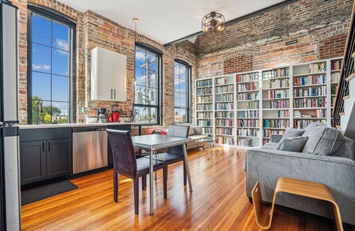 Solon Apartment | Literary Professors Writers Loft built in 1915 restored 2022