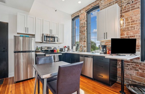 Solon Apartment | Literary Professors Writers Loft built in 1915 restored 2022