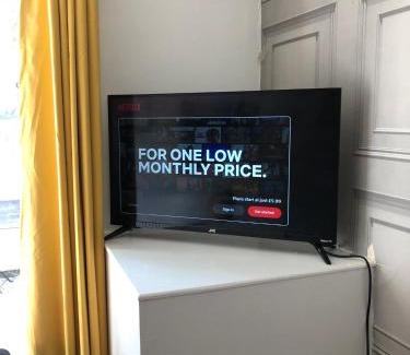 Junction Apartment | Little apartment 20 min from central London