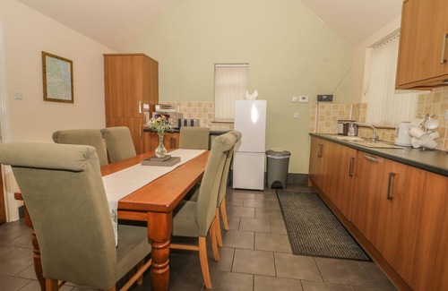 Buckton Cottage | LITTLE ARGHAM COTTAGE, pet friendly, with open fire in Rudston