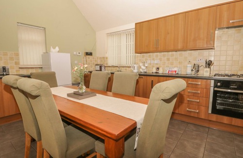 Buckton Cottage | LITTLE ARGHAM COTTAGE, pet friendly, with open fire in Rudston