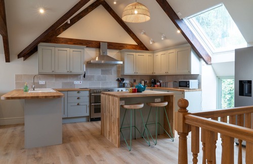 Ilminster Cottage | Little Bank - a cottage that sleeps 8 guests in 4 bedrooms