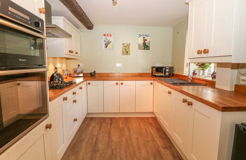 Castleton Cottage | LITTLE BARGATE, pet friendly in Castleton, Peak District